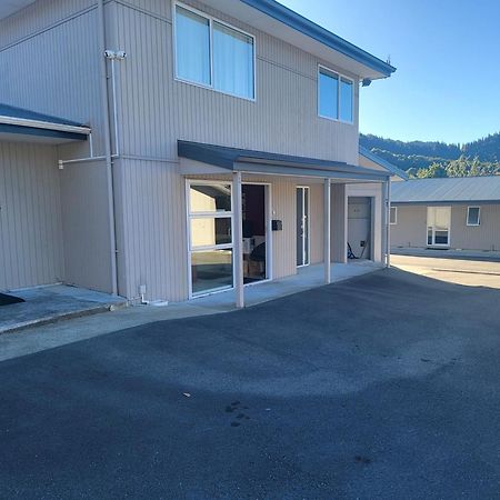 Ferrylink Motel Picton Exterior photo